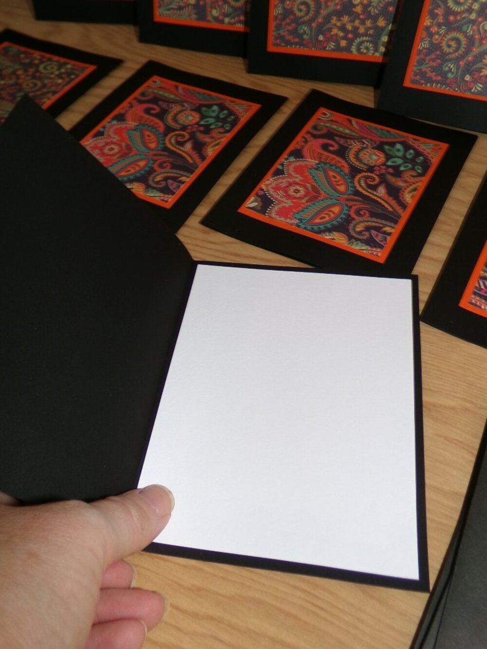 Set of 12 NWT Handmade Black Paisley Cards - Picture 4 of 5